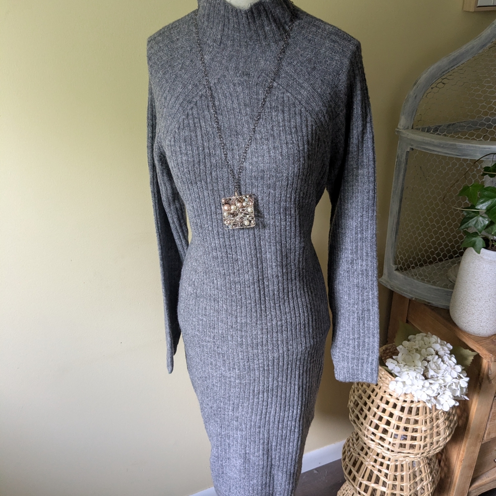 Elegant Long Sleeve Gray Knit Dress